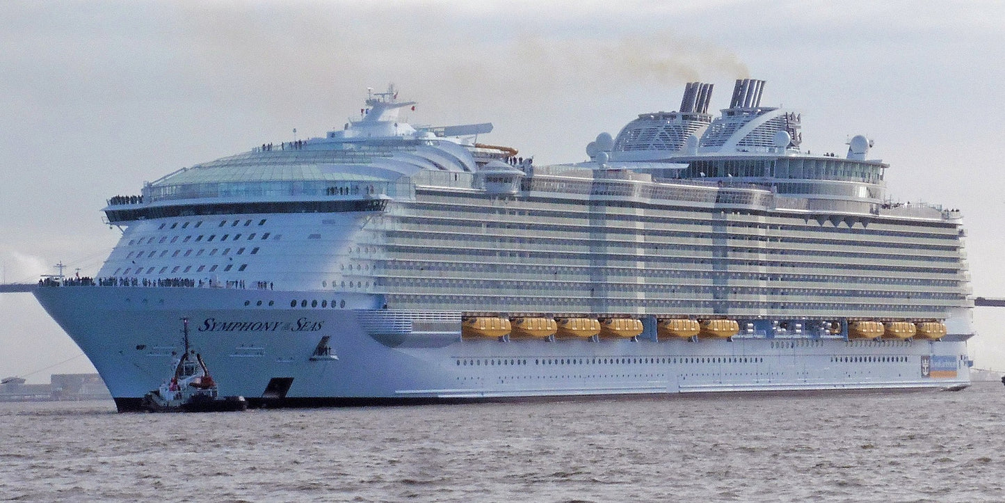 American Symphony of the Seas (Oasis Class) – Royal Caribbean 30 Inches Ship Model