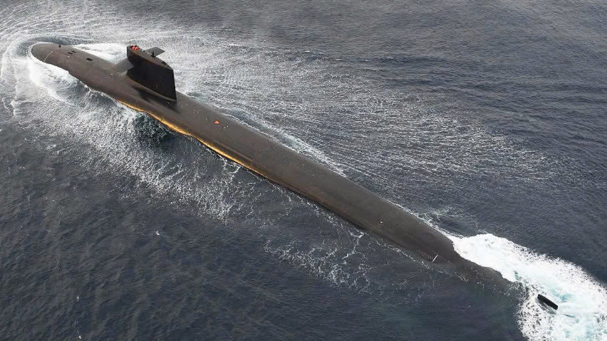 French Le Triomphant ballistic missile Submarine (S616) 30 Inches Model