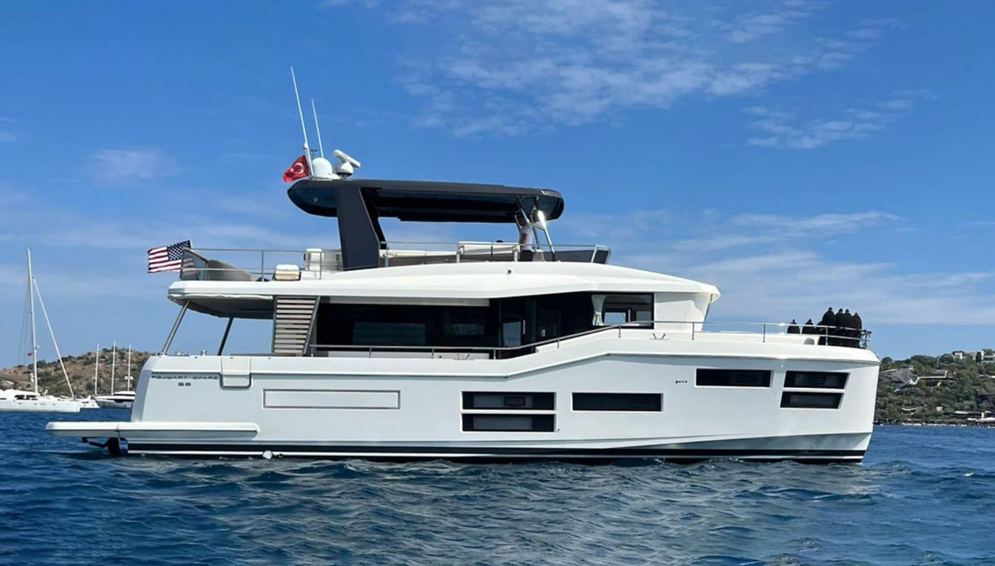 French Beneteau Grand Trawler 62 (Trawler Series) 30 Inches Ship Model