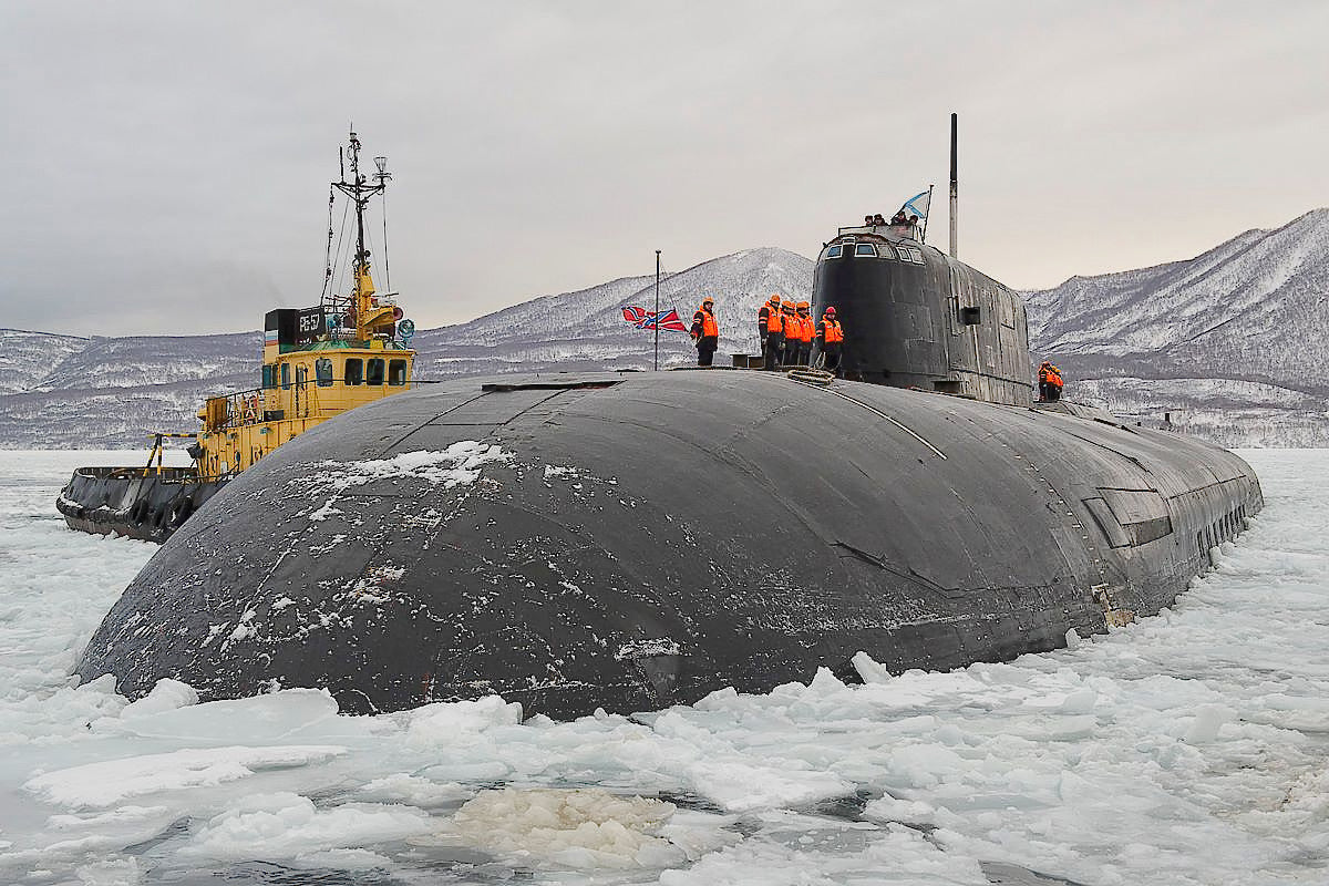 Russian K-141 Kursk Oscar II-Class Submarine (Project 949A) 36 Inches Model
