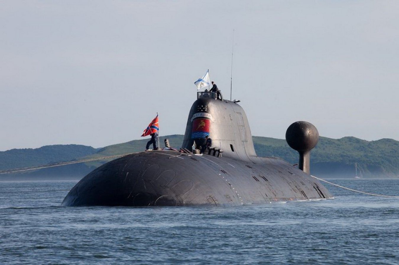Russian K-152 Nerpa Akula-Class Submarine (Project 971) 30 Inches Model