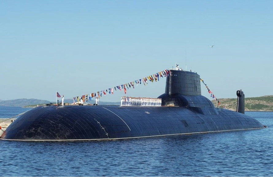 Russian Typhoon-Class Submarine (Project 941 Akula) 36 Inches Model