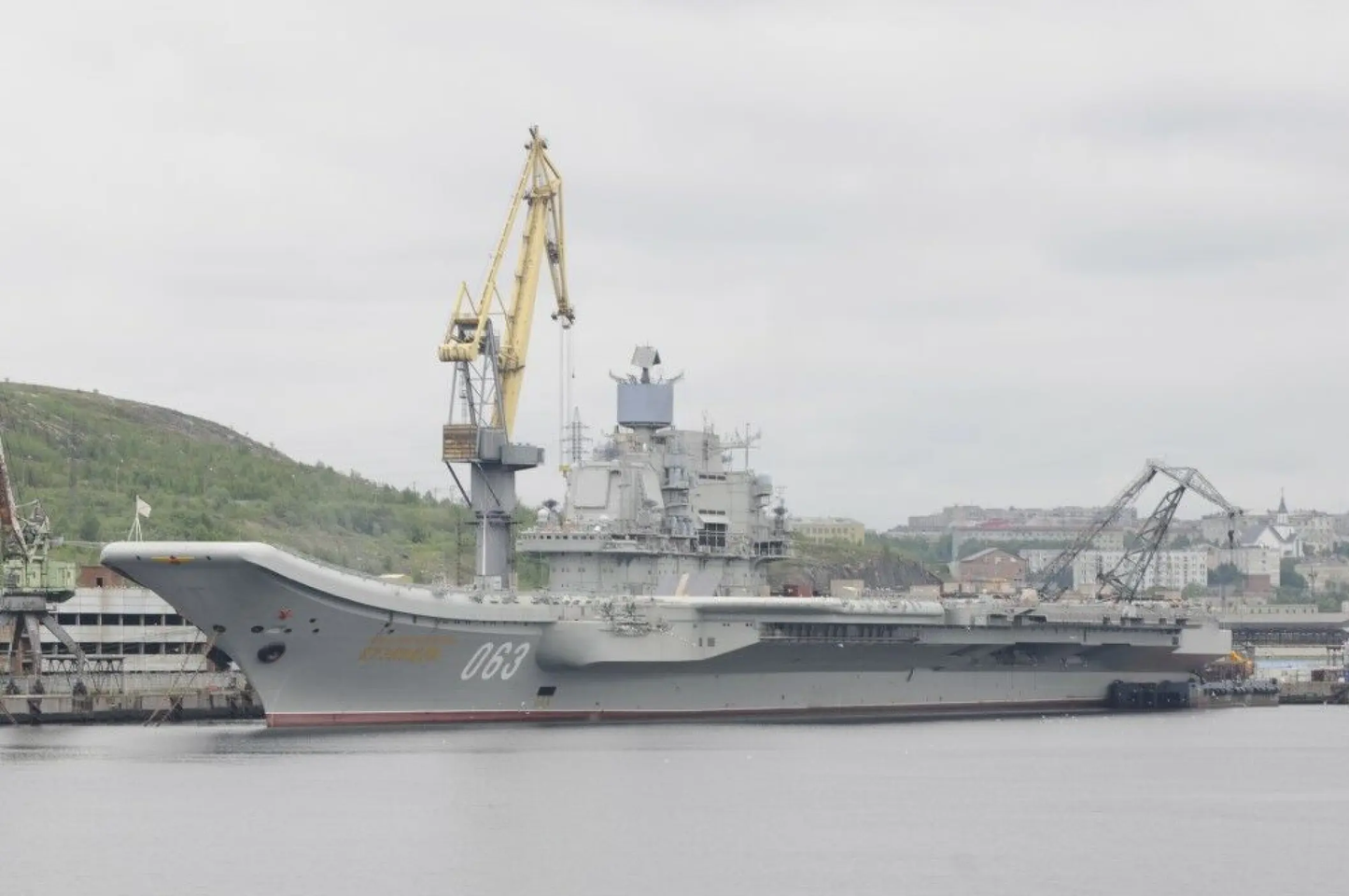 Russian Admiral Nakhimov (Kirov-Class Battlecruiser 063) 30 Inches Model