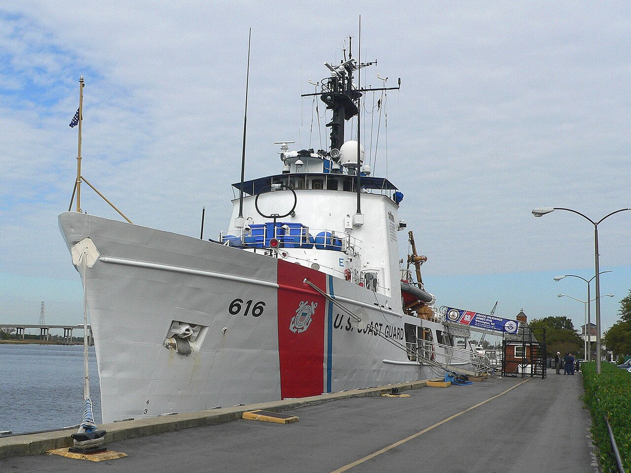 USCGC Diligence WMEC-616 L91cm Ship Model