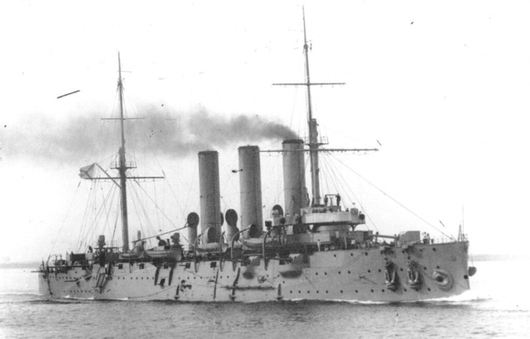 Russian Aurora Pallada-Class (1900) 30 Inches Protected Cruiser Model