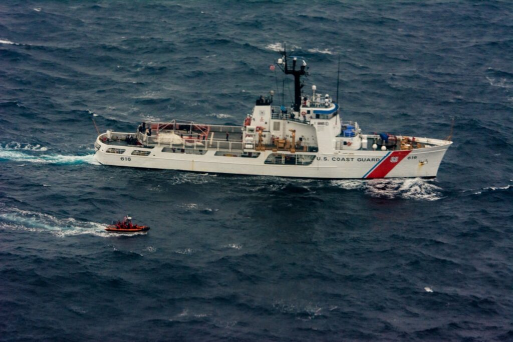 USCGC Diligence WMEC-616 L91cm Ship Model