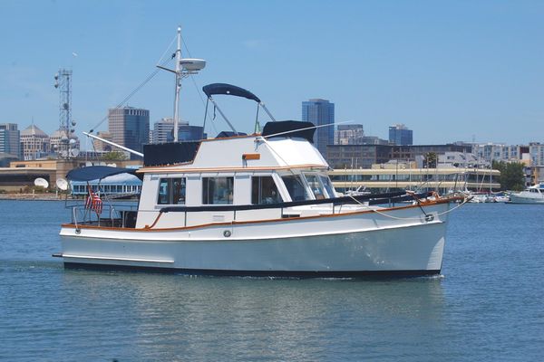 American Grand Banks 32 (Grand Banks Series) 30 Inches Ship Model