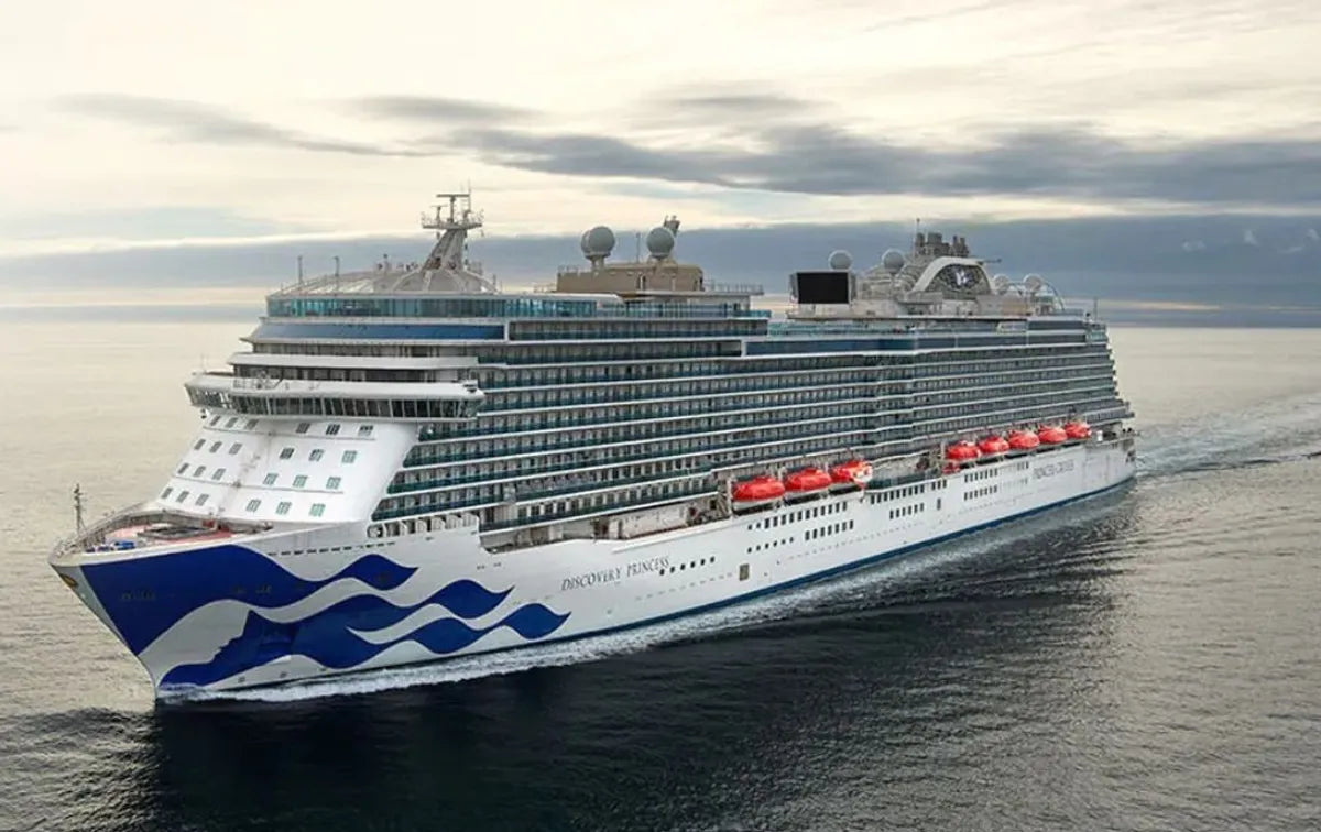 American Discovery Princess (Royal-Class) Cruise Ship 30 Inches Model