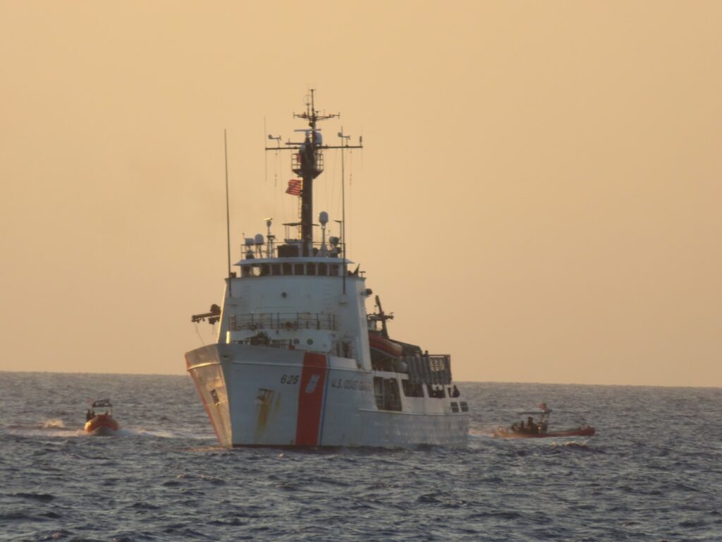 USCGC Venturous WMEC-625 L91cm Ship Model