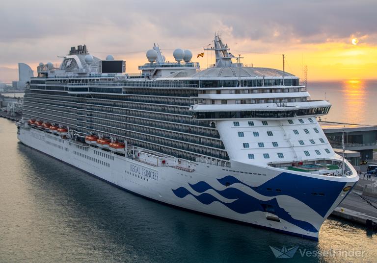 American Regal Princess Royal-Class Cruise Ship 30 Inches Model