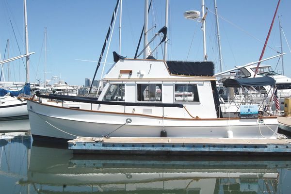 American Grand Banks 32 (Grand Banks Series) 36 Inches Ship Model