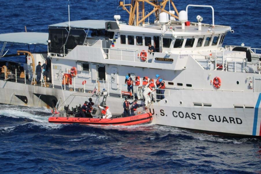 USCGC Valiant WMEC-621 L76cm Ship Model