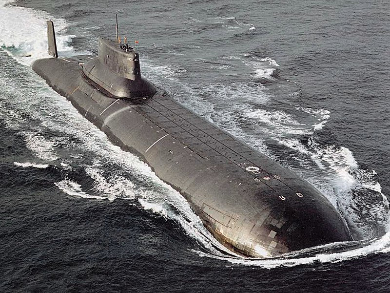 Russian Typhoon-Class Submarine (Project 941 Akula) 36 Inches Model