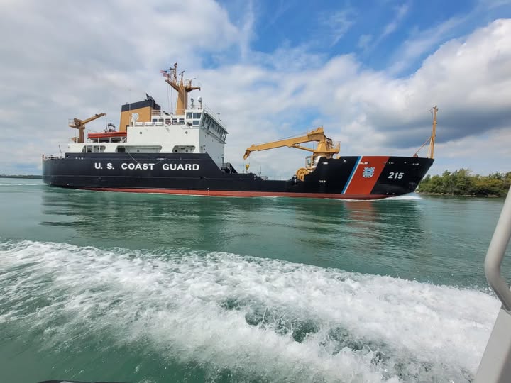 USCGC Sequoia (WLB-215) L91cm Ship Model
