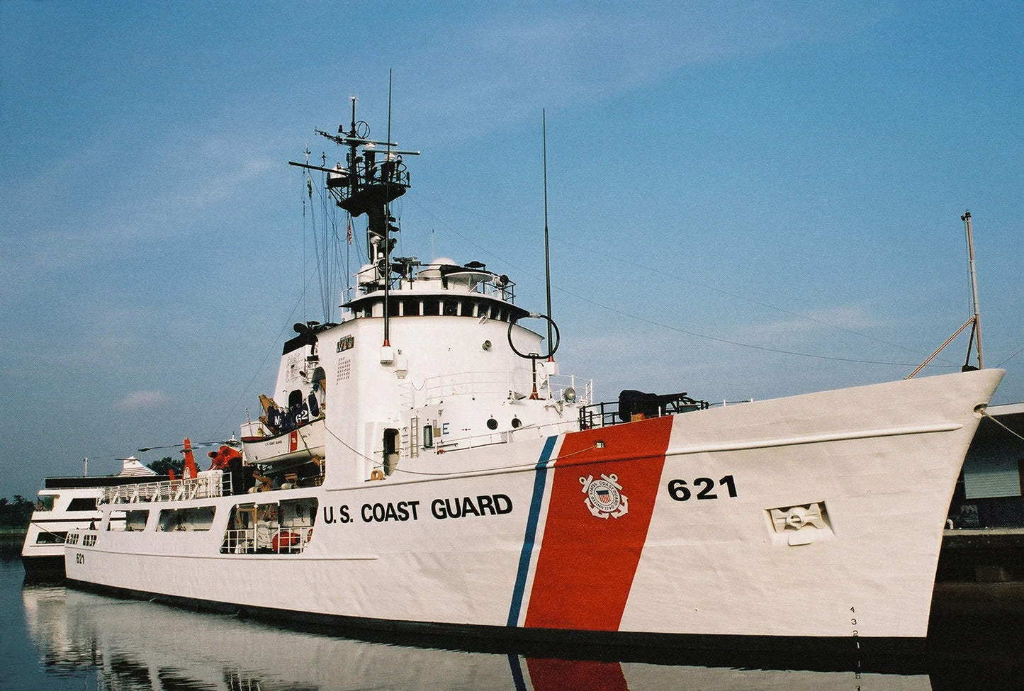 USCGC Valiant WMEC-621 L91cm Ship Model