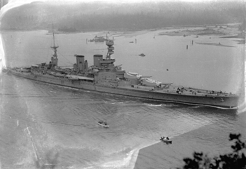 HMS Repulse (Renown-Class) 30 Inches Battlecruiser Model