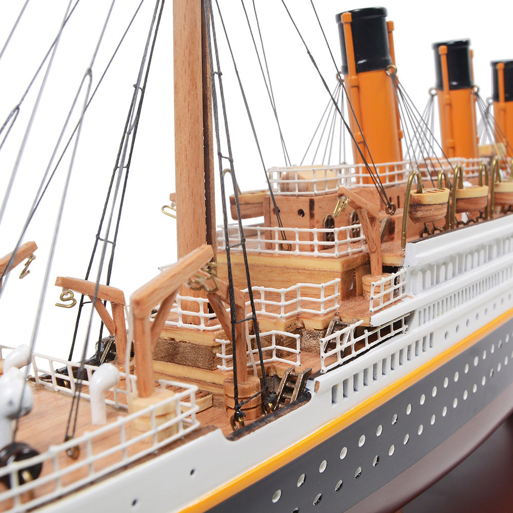TITANIC CRUISE SHIP MODEL PAINTED SMALL| High-quality Cruiser| Fully Assembled Wooden Model Ship For Wholesale