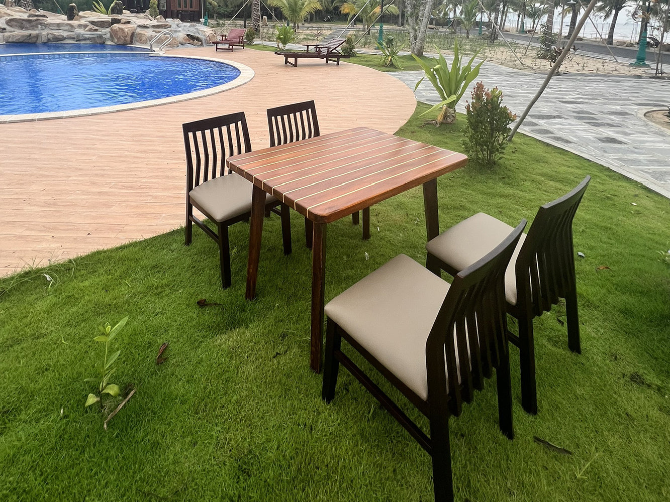 NAUTICAL TABLE WITH INLAY WOOD STRIPES SMALL