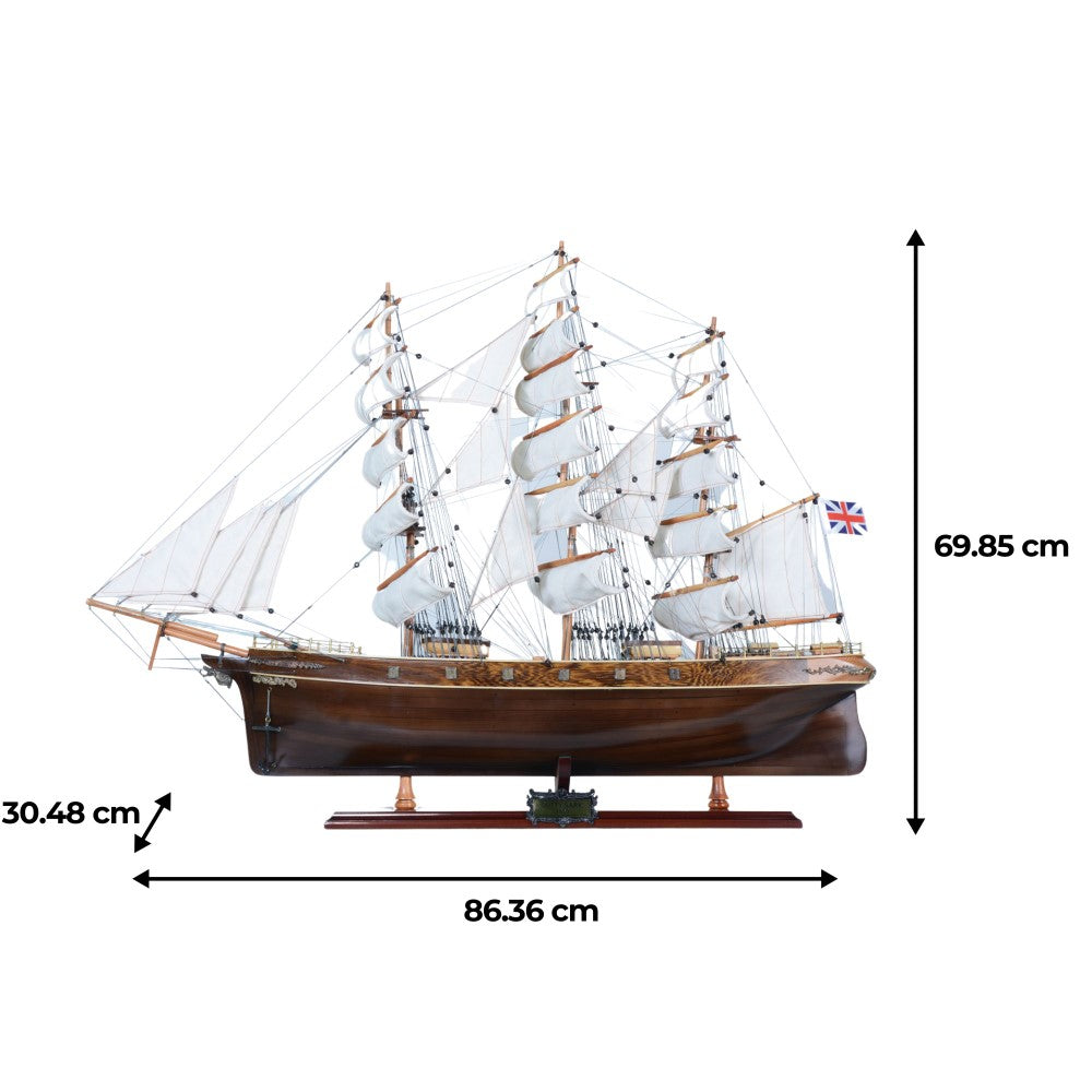 T016C - Cutty Sark (Black Wpod) Curved Sail L70