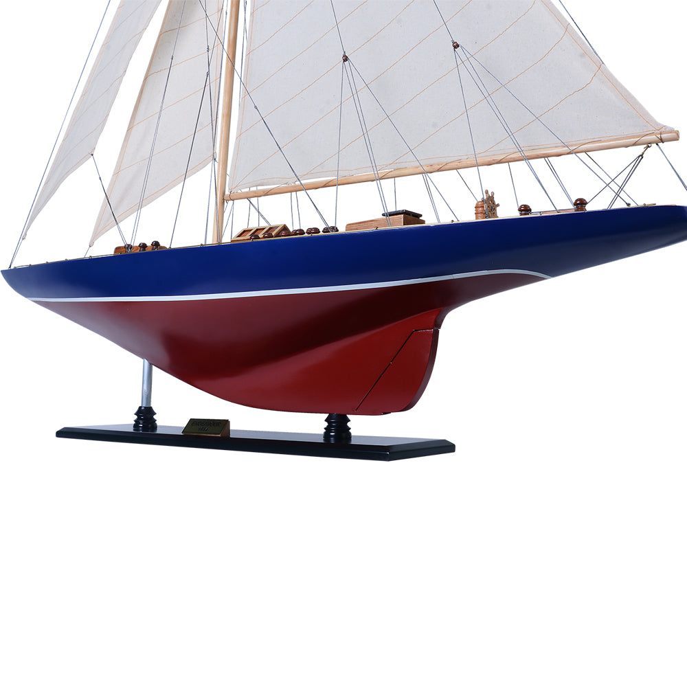 Y086 - Endeavour Painted Red & Blue