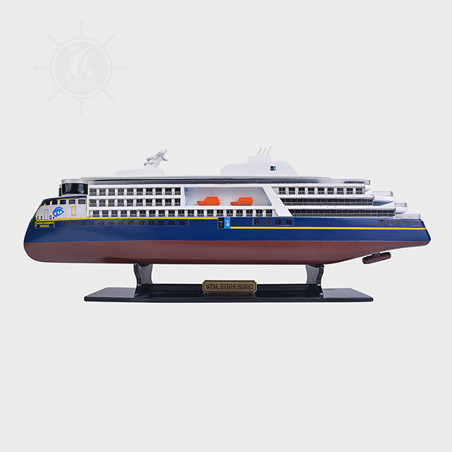 NATIONAL GEOGRAPHIC ENDURANCE MODEL SHIP L30 | High-quality | Fully Assembled Wooden Ship Models for Wholesale